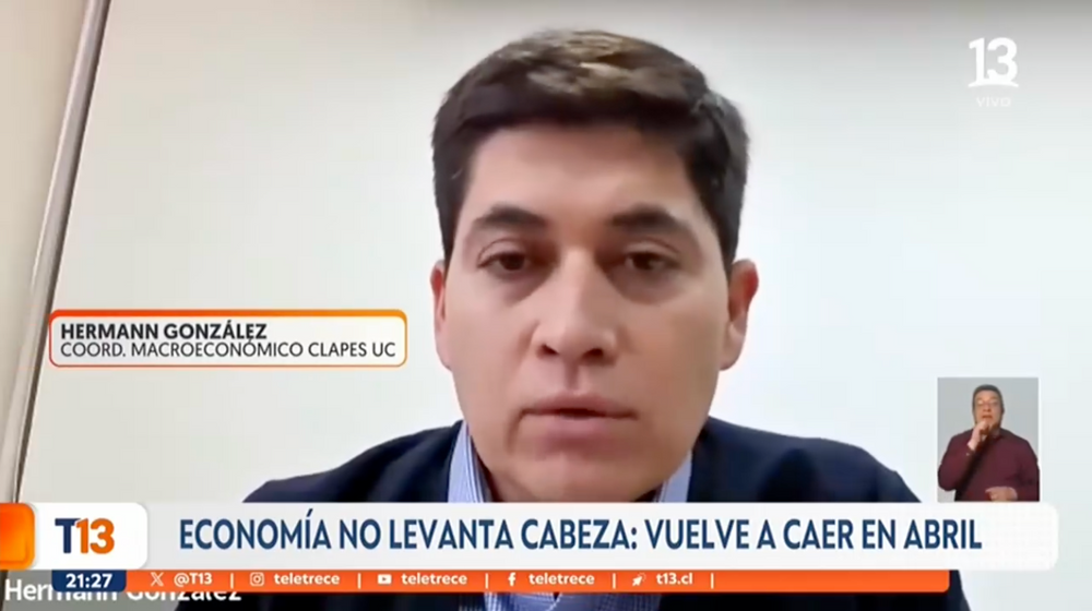 Clapes UC | Economía no levanta cabeza: vuelve a caer en abril